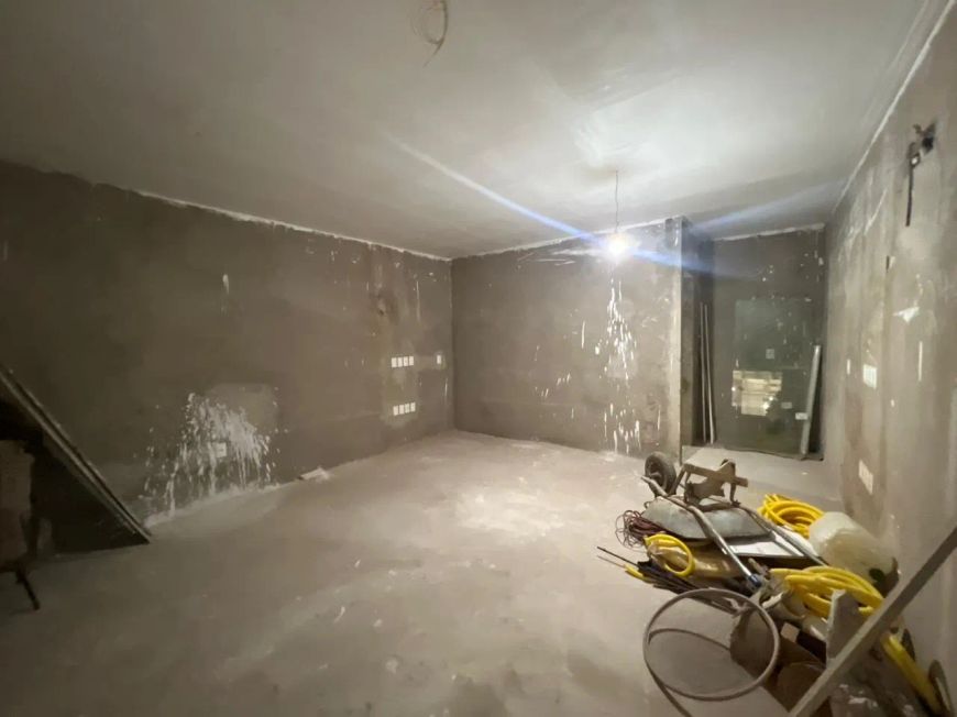 Galpão para alugar com 1000m², escritórios com 06 salas, acesso para caminhões no Bairro Dirceu.