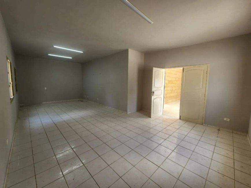 Casa duplex no bairro Ininga zona leste de Teresina, com 04 suítes, próximo a UFPI.