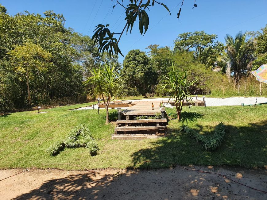 Belo sítio com 2.2 hectares, 03 chalés, arborizado, a 20 km de Teresina -