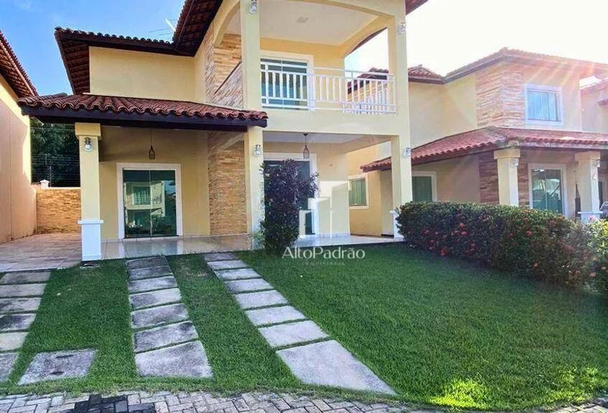 Casa Duplex em condomínio fechado no coração do Jóquei