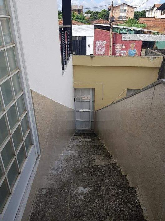 R. GILBUÉS - BAIRRO: VERMELHA