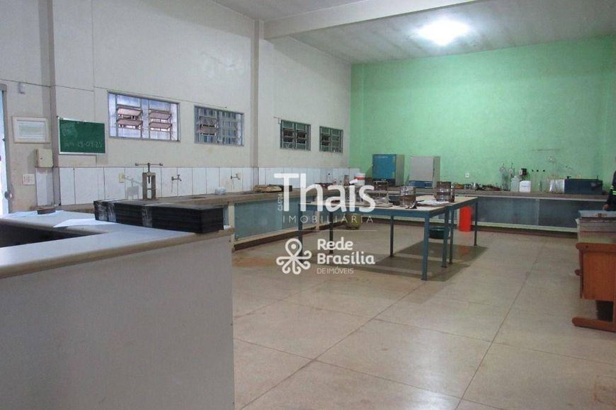 Área ADE 1 - Terreno comercial com sala e banheiro privativo - Área de Desenvolvimento Econômico