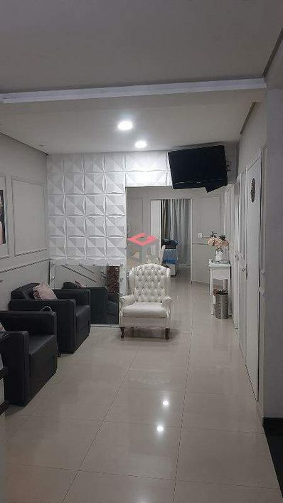 Prédio com 564m² localizado no Centro de São Bernardo do Campo - SP.