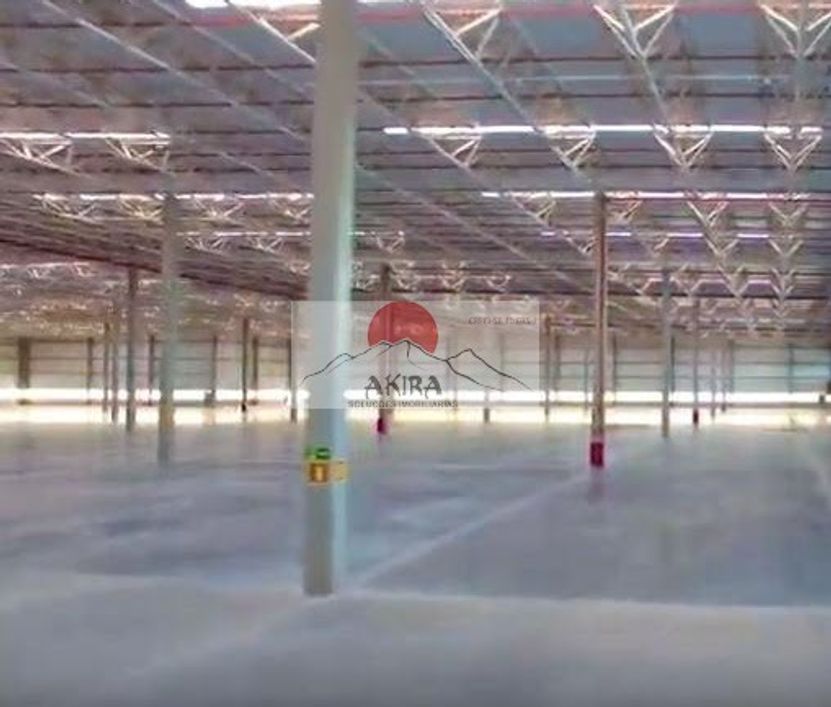 Alugo galpão 5.572 m² em condominio fechado PD 12m 4 docas!!