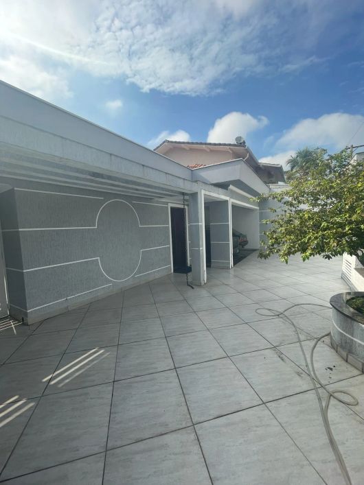 Casa térrea para aluguel com 3 dormitórios