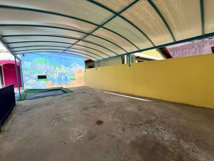Sobrado comercial para alugar Nova Petropolis 438m2, 8 salas, 2 banheiros, porão com 2 salas,4 vagas