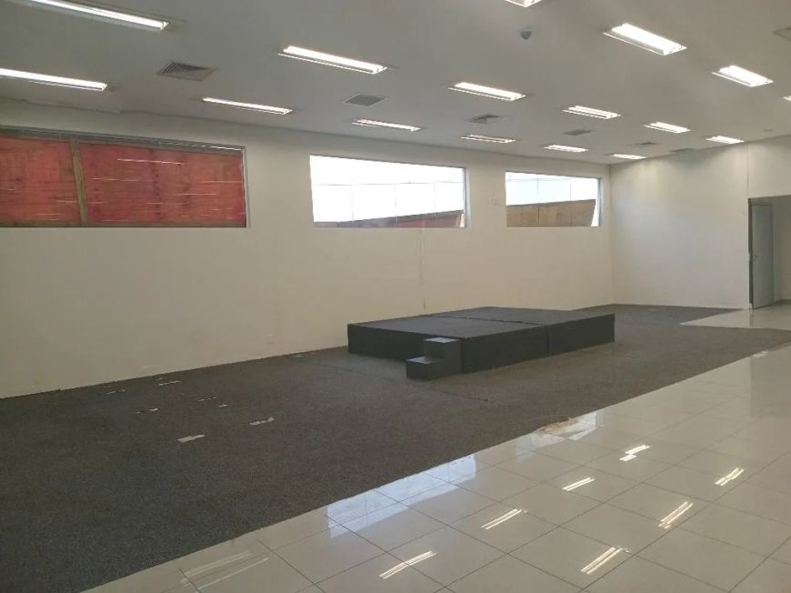 Salão comercial para alugar -Baeta Neves - 250m², escritório, 5 banheiros, despensa, 18 vagas