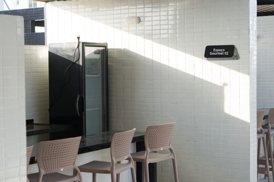 Apartamento 2 quartos , sendo 1 suíte, prédio com área de lazer completa