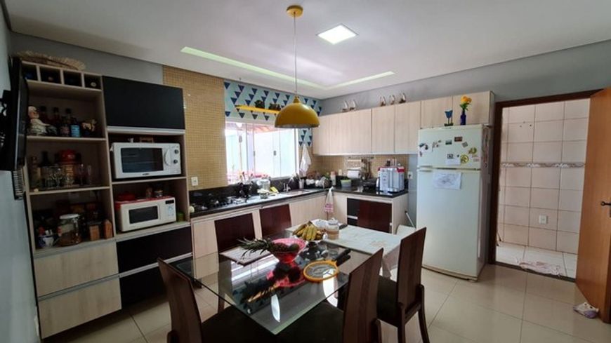 Casa térrea nascente lote de 800m2 condomínio próximo via estrutural 4quartos suíte lazer