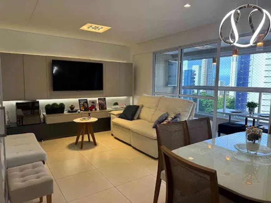 Apartamento de 131m2 com 4 Quartos + DCE, em Condomínio Club