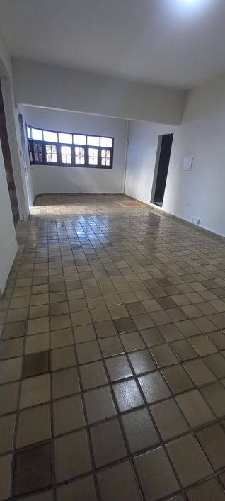 Ampla casa, ideal para clínicas, grandes escritórios, terreno 20x32m, Bairro dos Estados