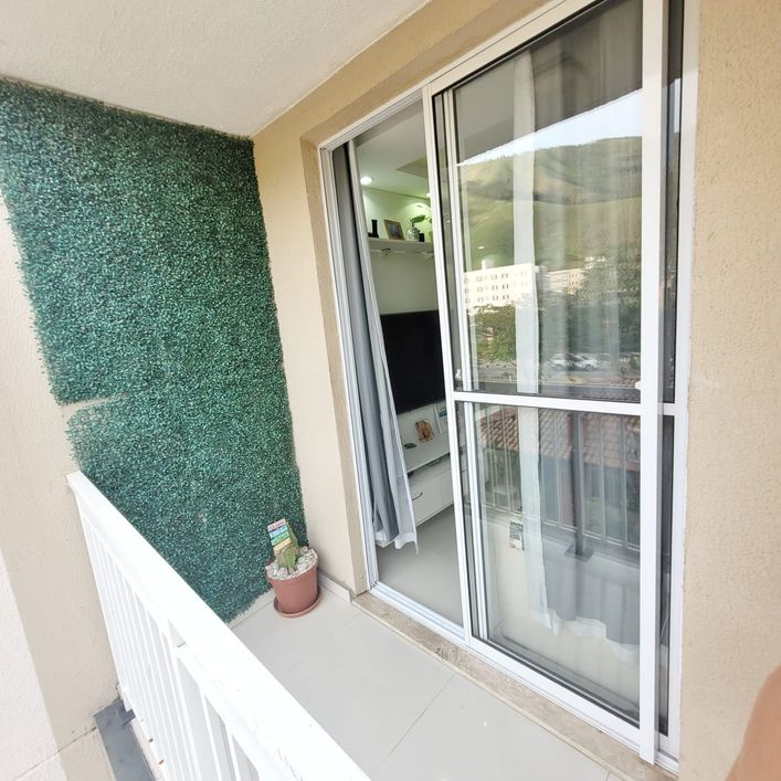 Apartamento c/ 03 Quartos com varanda e 02 Vagas Reformado em Jardim Alvorada/Nova Iguaçu