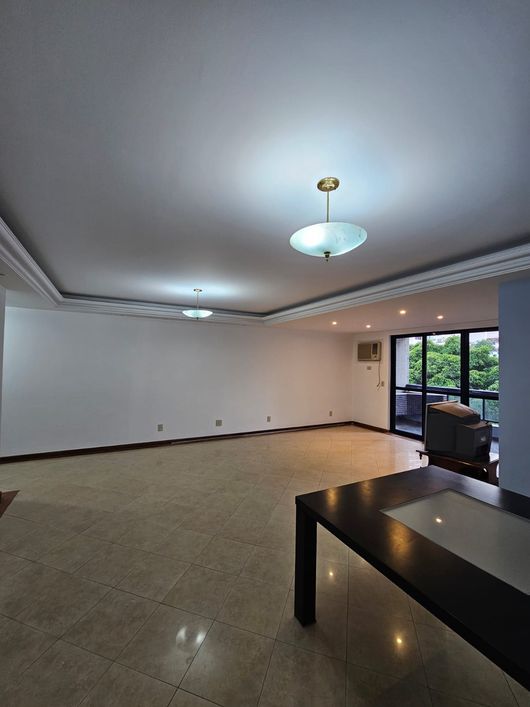 Apartamento para venda possui 220 m² com 4 quartos em Centro - Nova Iguaçu - RJ