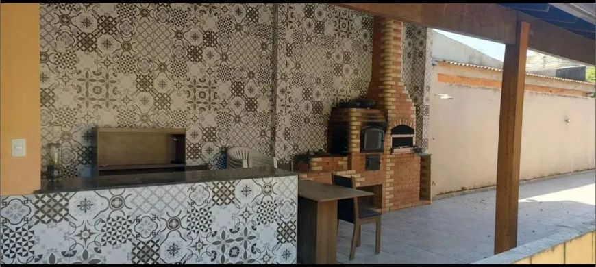 Imóvel para venda possui 342 metros quadrados com 3 quartos em Viga - Nova Iguaçu - RJ