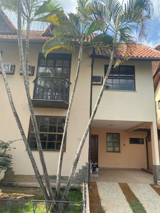 Imóvel para venda possui 100 metros quadrados com 3 quartos em Parque Horizonte - Nova Iguaçu - RJ