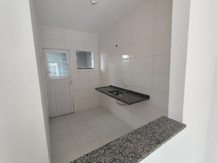Imóvel para aluguel possui 65 metros quadrados com 2 quartos em Kennedy - Nova Iguaçu - RJ