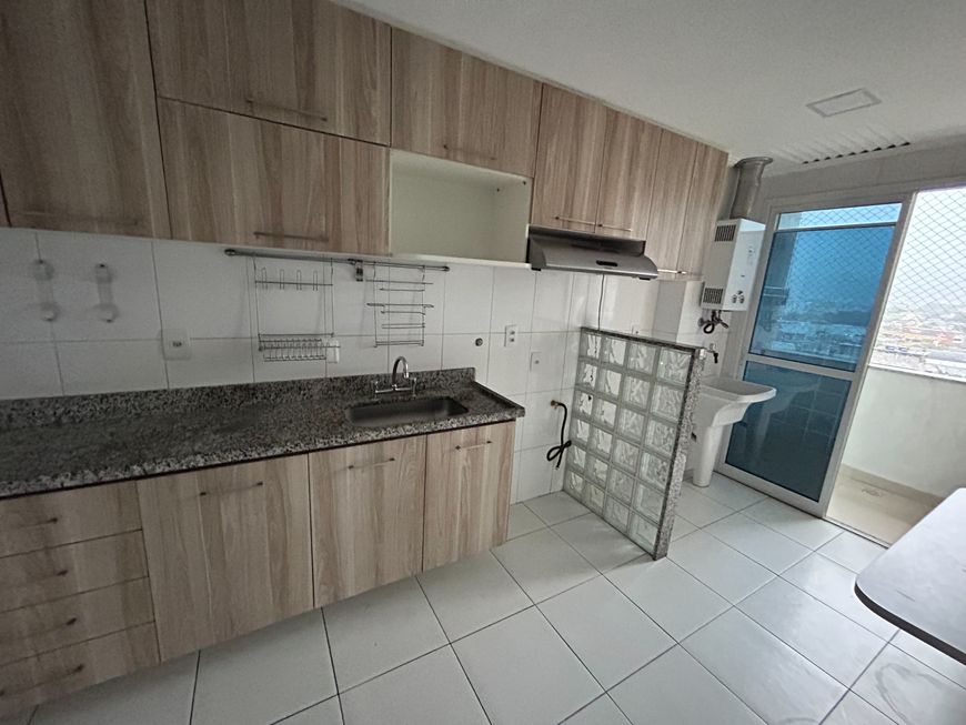 Apartamento para aluguel com 76 metros quadrados com 2 quartos