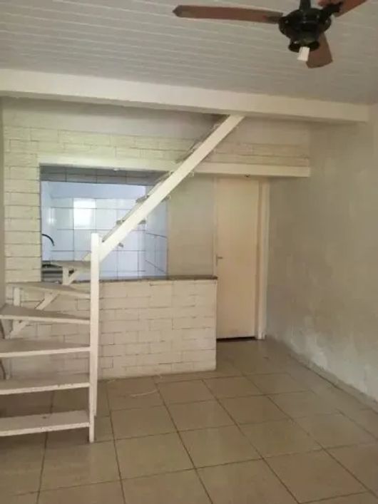 Imóvel para venda tem 90 metros quadrados com 2 quartos em Vila Marilia - Nova Iguaçu - RJ