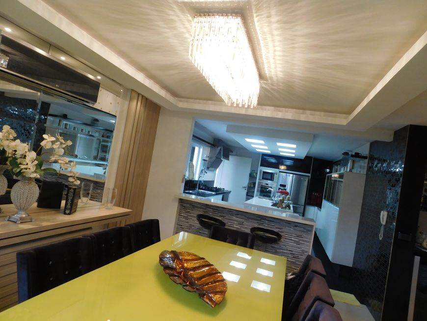 CASA TRIPLEX DE 400M² NO MELHOR CONDOMÍNIO DE NOVA IGUAÇU/RJ Caracteres