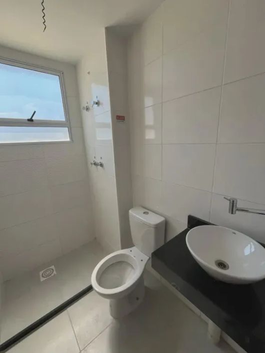 Locação de apartamento com 2 quartos no condominio brisas de outeiro em Nova Iguaçi