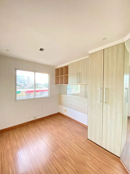 Apartamento de 2 quartos, com 01 vaga, Condomínio Vitória
