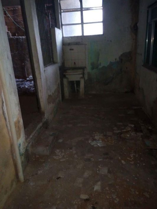 Casa para Venda em Nova Iguaçu, Comendador Soares, 3 dormitórios, 1 banheiro