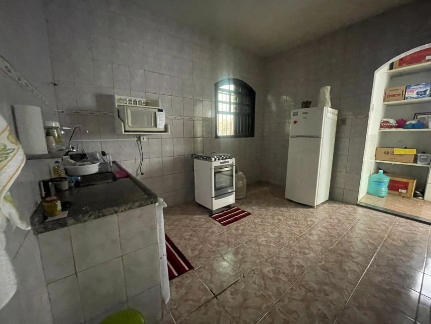 Vendo casa com 2 quartos e grande quintal no Bairro Nova América Nova Iguaçu