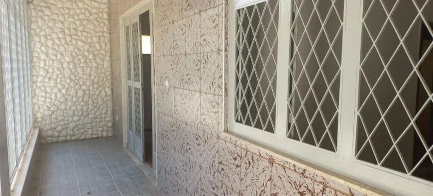 0 - Casa 3 quartos, sendo 2 suítes