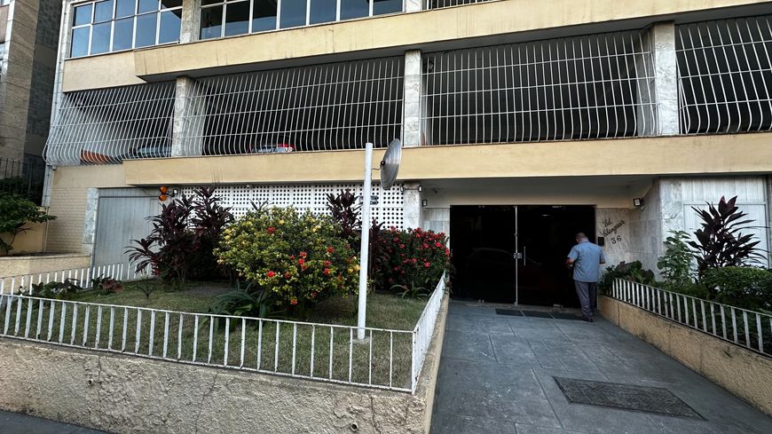 Apartamento para venda com 70 metros quadrados com 2 quartos, + Dependência de Empregada.