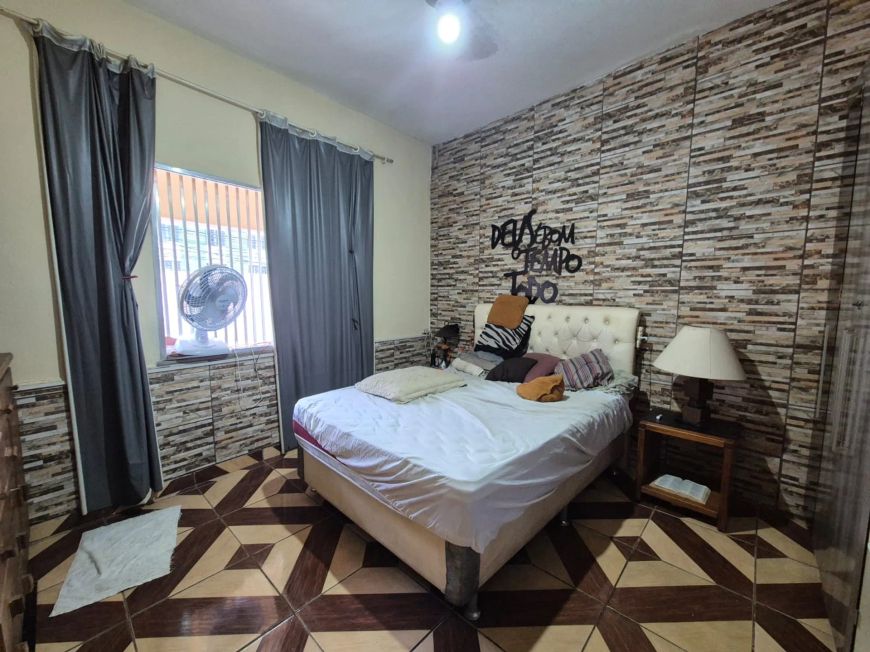 OPORTUNIDADE - VENDO 2 CASAS (1 E 2 QUARTOS) E LOJA.