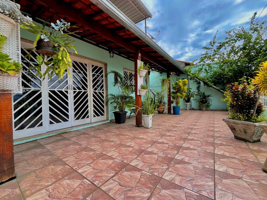 Casa com 2 dormitórios e terraço à venda na Califórnia