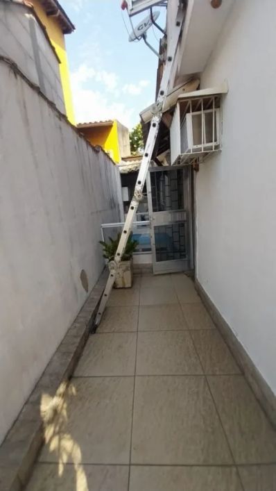 Casa para Venda em Nova Iguaçu, Viga, 4 dormitórios, 1 suíte, 2 banheiros, 1 vaga