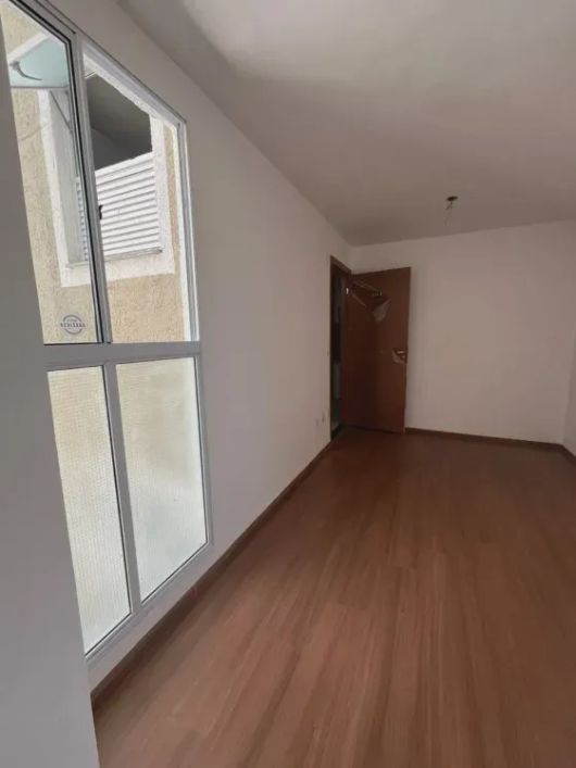 Aluga-se apartamento com 2 quartos com vaga de garagem prox. a faculdade Unig em Nova Iguaçu