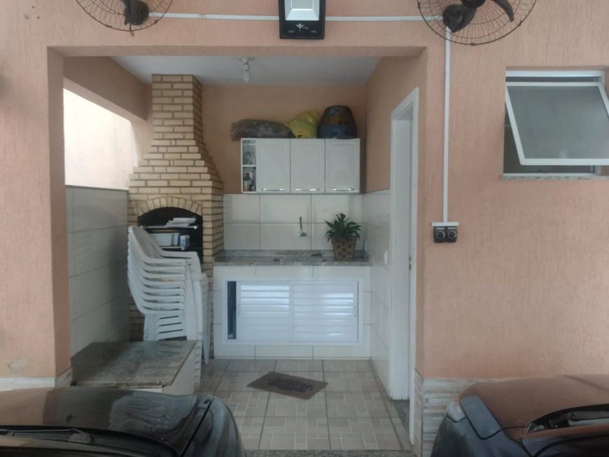 vendo casa 02 quartos com 02 suítes e 01 vaga