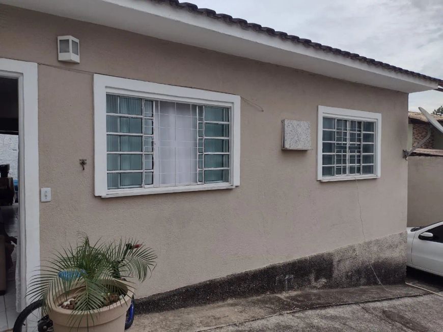 Casa à venda na Rua Áries, Rodilândia, Nova Iguaçu - RJ