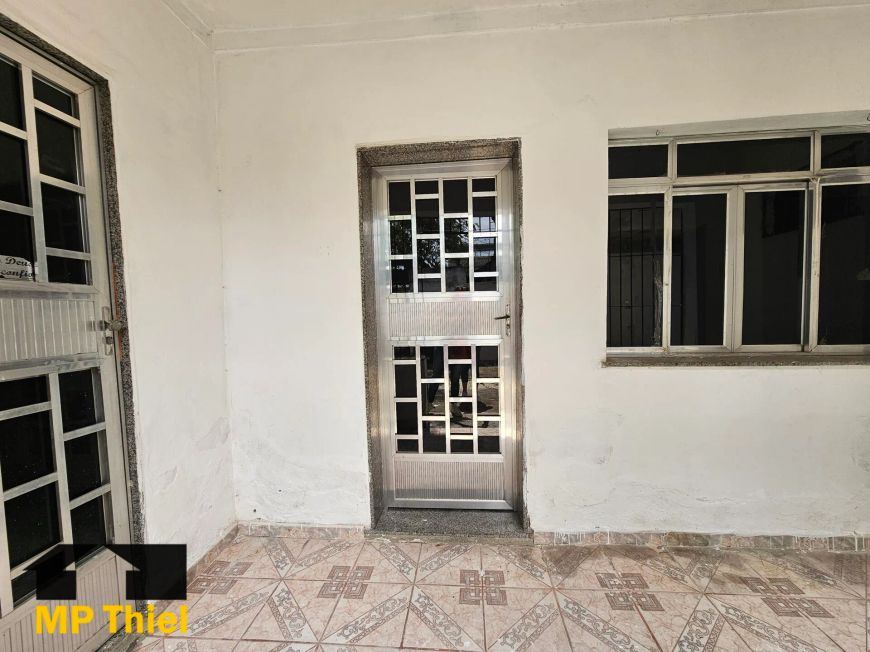 Casa com Quintal em Excelente Localização, próximo ao Centro de Nova Iguaçu