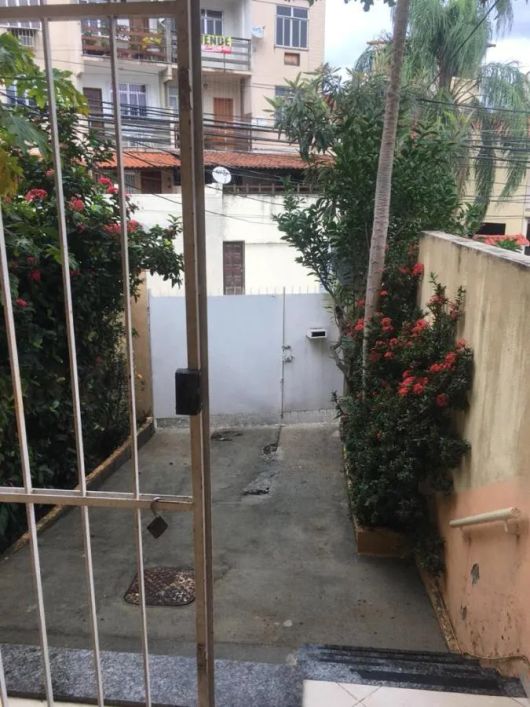 Casa para Venda em Nova Iguaçu, Califórnia, 2 dormitórios, 1 suíte, 2 banheiros, 2 vagas