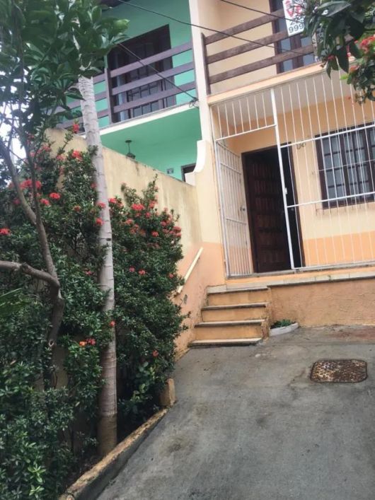 Casa para Venda em Nova Iguaçu, Califórnia, 2 dormitórios, 1 suíte, 2 banheiros, 2 vagas