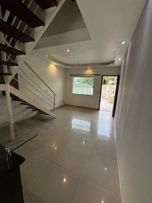 casa triplex para locação, três quartos com suite