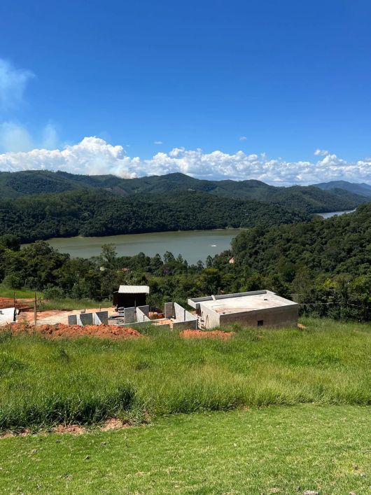 Terrenos Escriturados com Vista para a Represa em Nazaré Paulista – Ideal para Seu Projeto