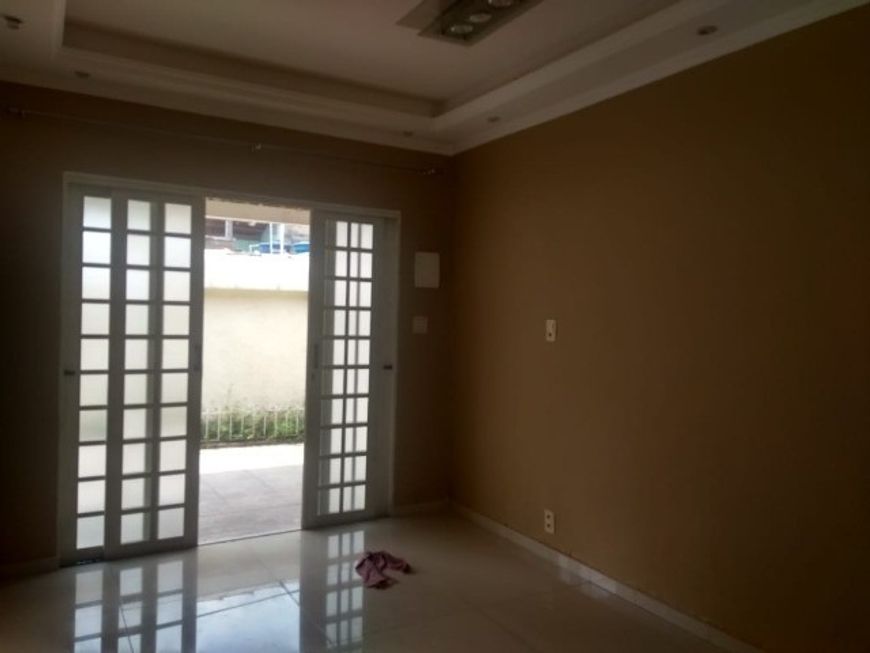 Vendo Excelente Casa em Carmary/Nova Iguaçu