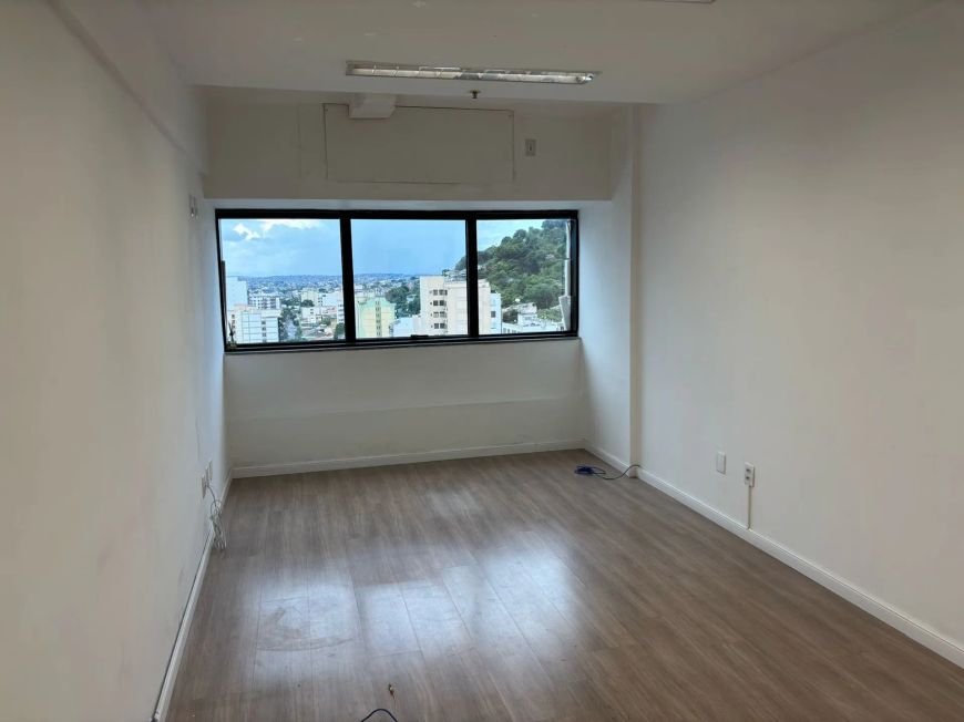 Imóvel para aluguel com 27 metros quadrados em Centro - Nova Iguaçu - RJ