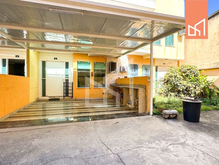 Casa Padrão a venda em Nova Iguaçu
