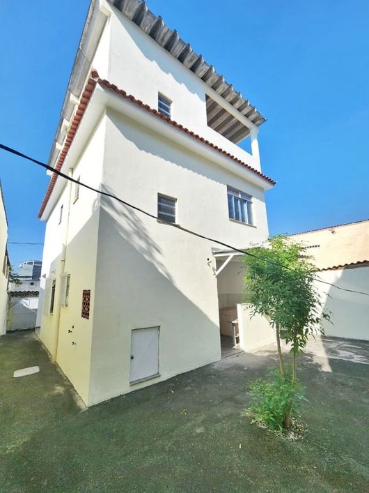 Casa com 3 dormitórios à venda, 195 m² por R$ 350.000,00 - Comendador Soares - Nova Iguaçu/RJ