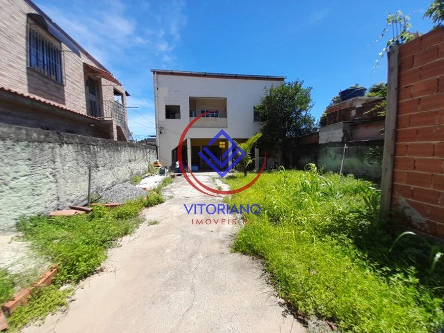 CASA COM TERRENO Á VENDA EM NOVA IGUAÇU!