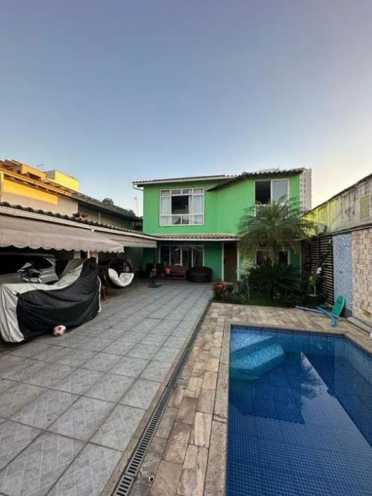 Casa para Venda em Nova Iguaçu, Centro, 4 dormitórios, 3 suítes, 4 banheiros, 1 vaga