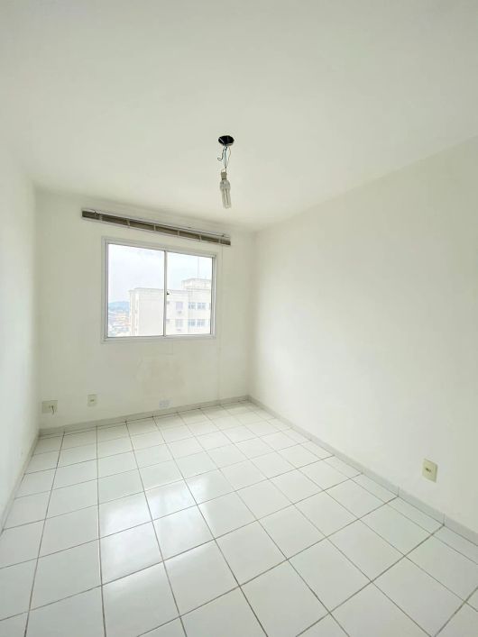 Vendo apartamento condomínio Vitória 2 quartos
