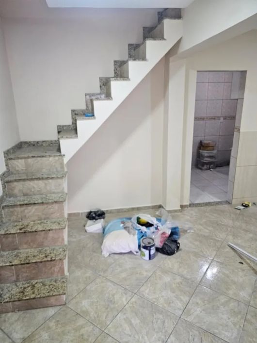 Casa para Locação em Nova Iguaçu, Centro, 2 dormitórios, 2 banheiros, 1 vaga