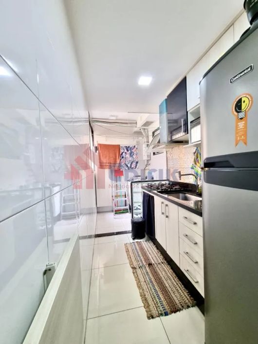Apartamento todo mobiliado com 2 quartos no condomínio Parque dos Sonhos