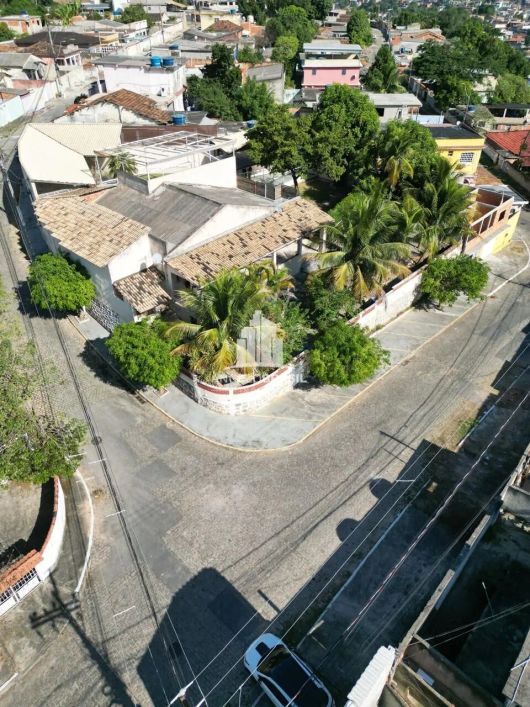 Casa com 3 QUARTOS - Miguel Coutro - Nova Iguaçu